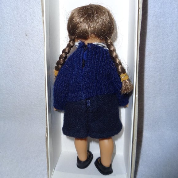 American Girl Doll MINI Retired Molly McIntire - Picture 2 of 2